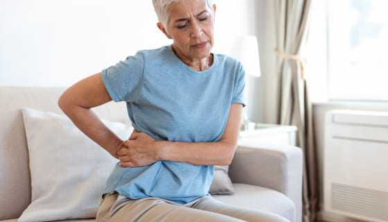 Zesztywniające zapalenie stawów kręgosłupa (ZZSK) – objawy, diagnostyka i nowoczesne leczenie