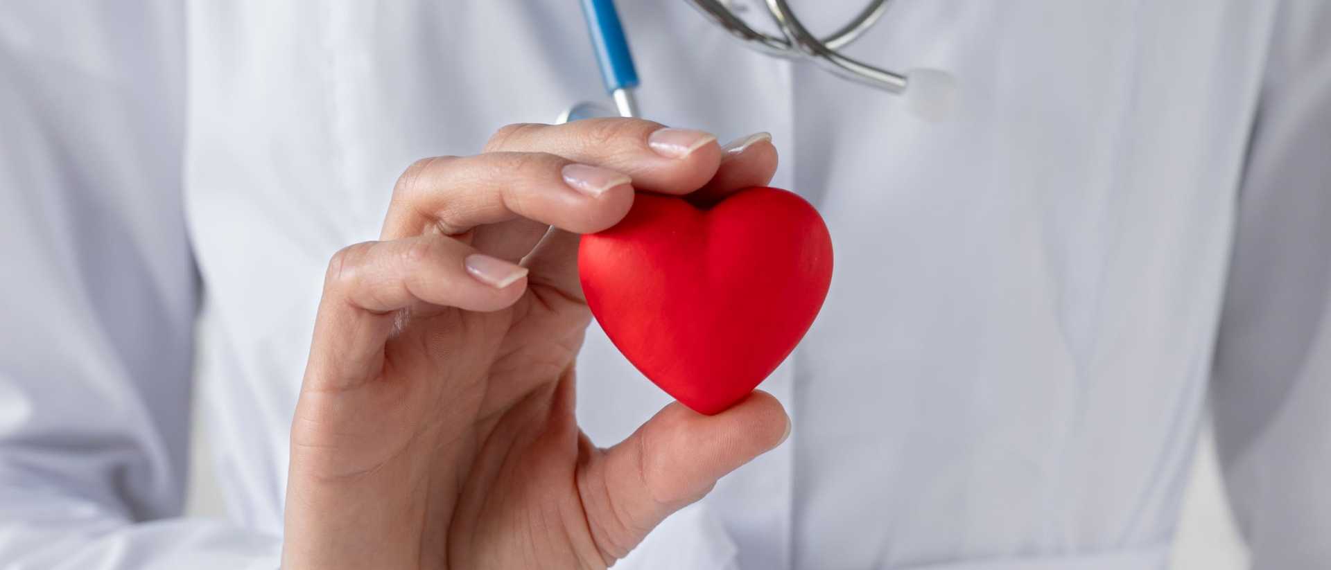 Zaburzenia rytmu serca – kiedy kołatanie serca to powód do niepokoju? Co może oznaczać kołatanie serca i czy jest groźne?