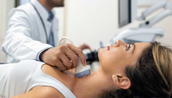 USG tarczycy – kiedy warto je wykonać i jak się przygotować?