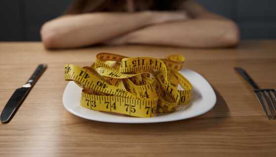 Zaburzenia odżywiania – objawy, przyczyny i kompleksowe leczenie z psychologiem i dietetykiem