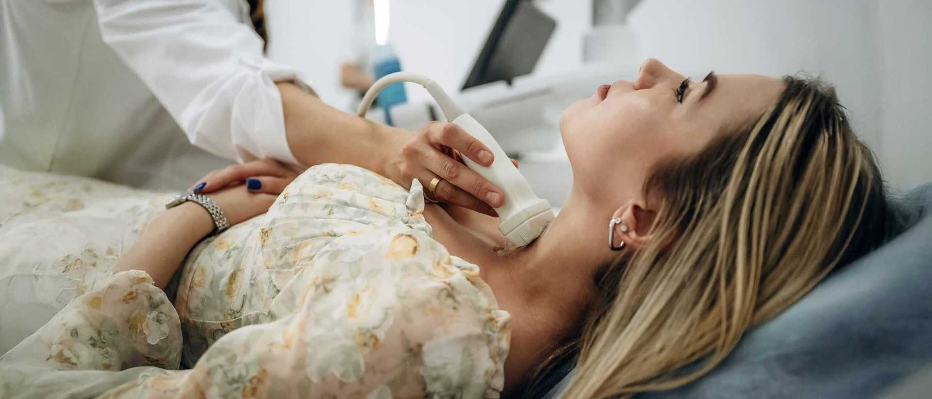 Badanie USG tarczycy u endokrynologa - diagnostyka w OpenMed